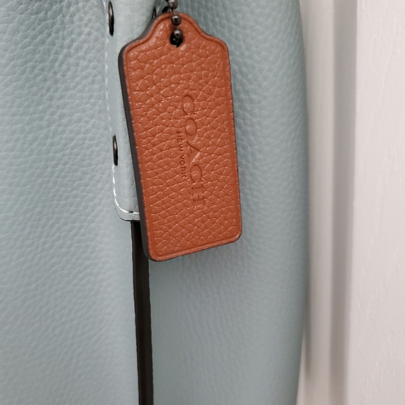 NWTs COACH WILLOW Bucket - 2way Crossbody/Shoulder Bag/Pebble Leather- Sage Blue - Picture 11 of 11